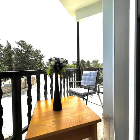 Cosy Sunny One Bedroom Apartment